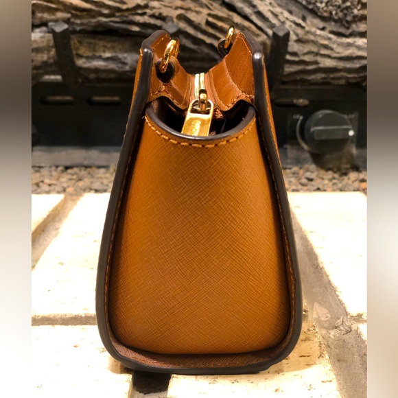 💥Moving to @the_bag_guy💥Michael Kors - Selma Mini Saffiano Leather Crossbody - Picture 11 of 13